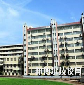 重慶航運(yùn)旅游學(xué)校2020年報名條件、招生要求、招生對象