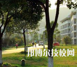 重慶第二財(cái)貿(mào)學(xué)校怎么樣、好不好