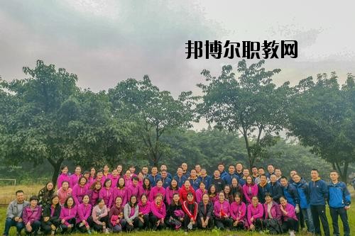 都勻工商管理學(xué)校2020年報(bào)名條件、招生要求、招生對(duì)象