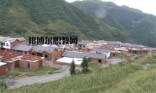 納雍中等職業(yè)學校2020年報名條件、招生要求、招生對象