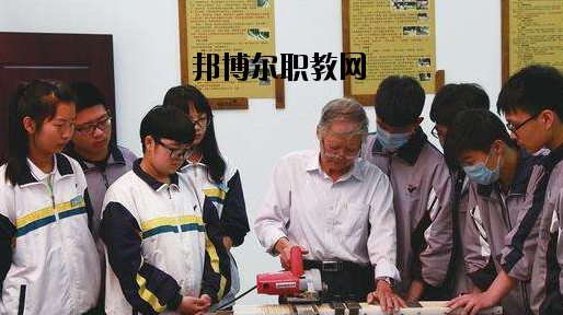鎮(zhèn)海職教中心2020年報(bào)名條件、招生要求、招生對象