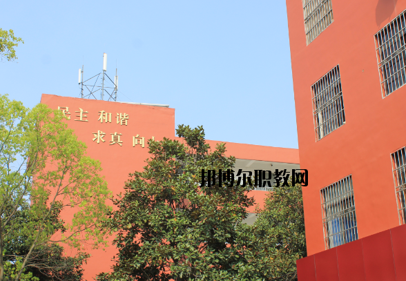 南昌保險學(xué)校2020年報名條件、招生要求、招生對象