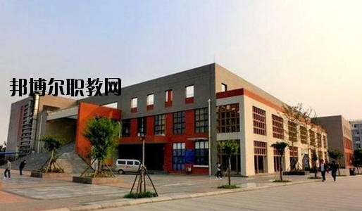 貴陽市經(jīng)濟貿(mào)易中等專業(yè)學(xué)校2020年報名條件、招生要求、招生對象