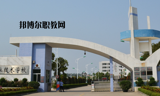 臺山敬修職業(yè)技術(shù)學(xué)校2020年報名條件、招生要求、招生對象