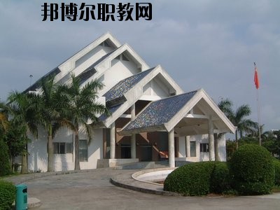 曲靖羅平職業(yè)技術(shù)學(xué)校2020年報名條件、招生要求、招生對象