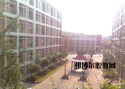 新市職業(yè)高級中學(xué)怎么樣，好不好