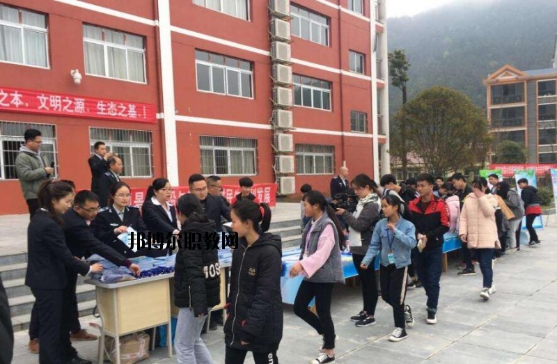 錦屏中等職業(yè)技術(shù)學(xué)校2020年報(bào)名條件、招生要求、招生對(duì)象
