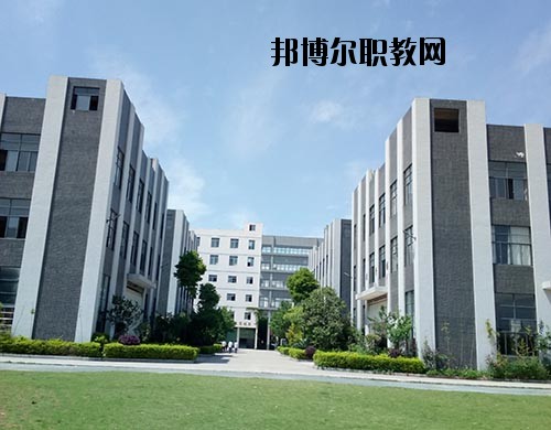 贛州服裝職業(yè)技術(shù)學(xué)校怎么樣、好不好