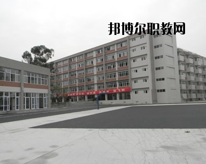綿陽機(jī)電工程學(xué)校2020年報(bào)名條件、招生要求、招生對(duì)象