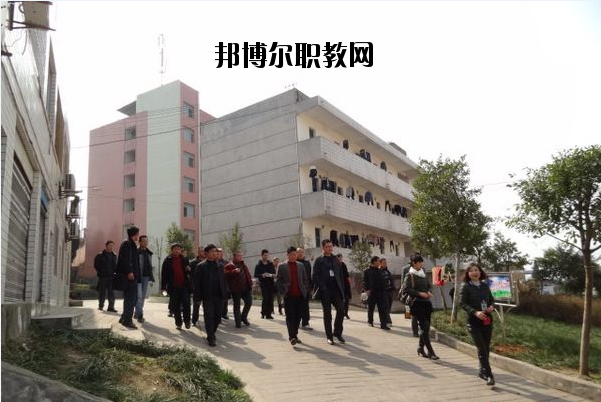 古藺縣大村職業(yè)中學(xué)校2020年報(bào)名條件、招生要求、招生對(duì)象