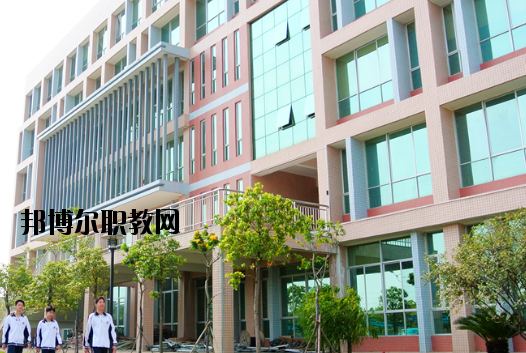 東莞信息技術(shù)學(xué)校2020年報名條件、招生要求、招生對象