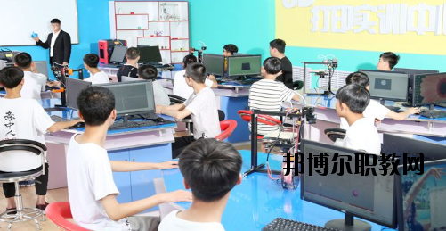 甘肅秦隴技工學(xué)校2020年報(bào)名條件、招生要求、招生對(duì)象