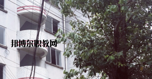 廣西工貿(mào)職業(yè)技術(shù)學(xué)校2020年報(bào)名條件、招生要求、招生對(duì)象 