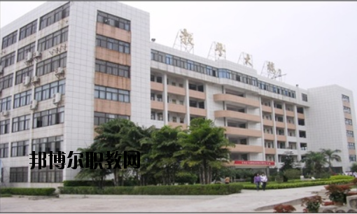 肇慶工業(yè)貿(mào)易學(xué)校2020年報(bào)名條件、招生要求、招生對(duì)象