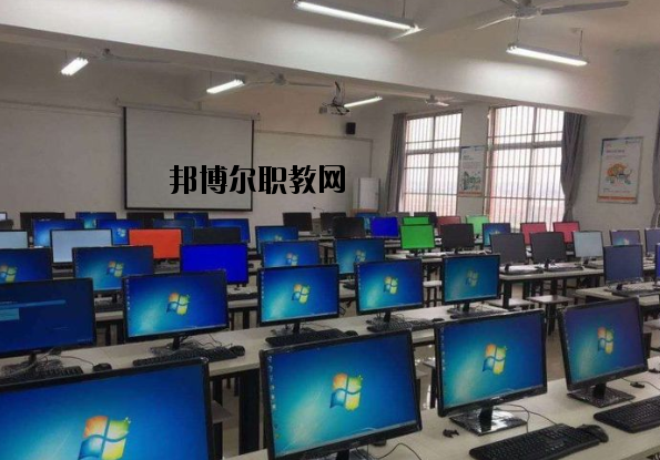 安義職業(yè)技術(shù)學(xué)校2020年報(bào)名條件、招生要求、招生對(duì)象
