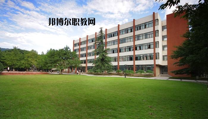 黃岡電子信息學(xué)校2020年報(bào)名條件、招生要求、招生對(duì)象