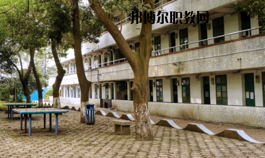 柳州汽車運(yùn)輸技工學(xué)校2020年報(bào)名條件、招生要求、招生對象