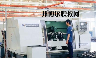 河南信陽航空服務(wù)學(xué)校2021年報(bào)名條件、招生要求、招生對(duì)象