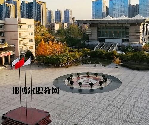 鄭州商貿(mào)管理學(xué)校2021年報(bào)名條件、招生對(duì)象