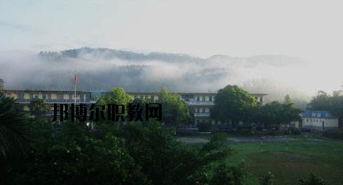 東興中等職業(yè)技術(shù)學(xué)校2020年報(bào)名條件、招生要求、招生對(duì)象 