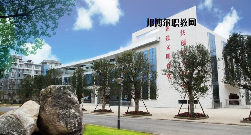 四川服裝藝術(shù)學(xué)校2020年報(bào)名條件、招生要求、招生對(duì)象