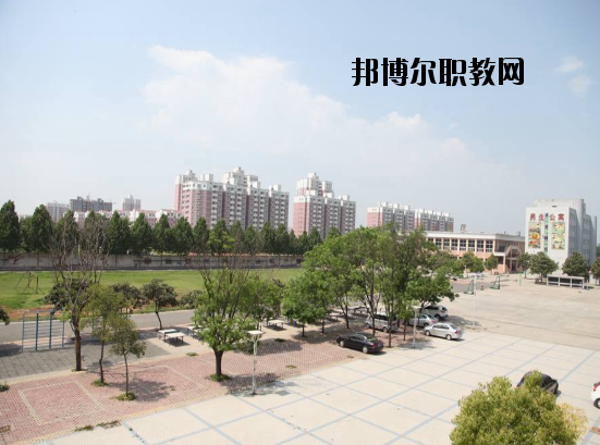 平頂山財(cái)經(jīng)學(xué)校怎么樣、好不好