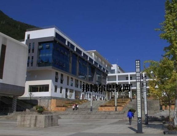 湖北宜昌城市建設(shè)學(xué)校2020年報(bào)名條件、招生要求、招生對象