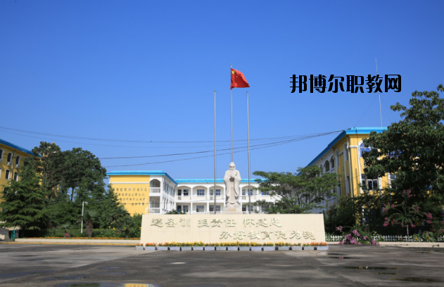 鄭州外資企業(yè)管理中等專(zhuān)業(yè)學(xué)校2021年報(bào)名條件、招生要求、招生對(duì)象