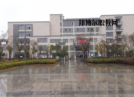 合肥工業(yè)學(xué)校2020年報(bào)名條件、招生要求、招生對(duì)象