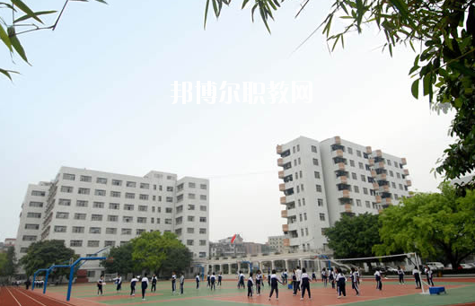 廣州醫(yī)藥職業(yè)學(xué)校2020年報名條件、招生要求、招生對象