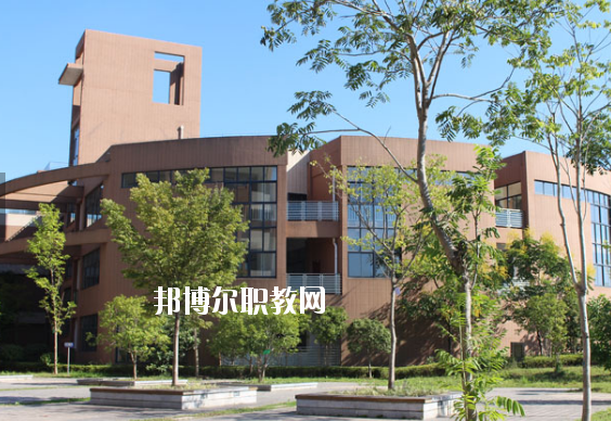 黃山東華技工學(xué)校2020年報(bào)名條件、招生要求、招生對象
