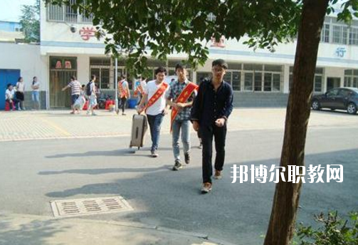 合肥商貿(mào)職業(yè)學(xué)校2020年報名條件、招生要求、招生對象