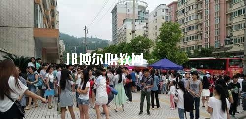 巴中市巴州區(qū)化成職業(yè)2020年報名條件、招生要求、招生對象