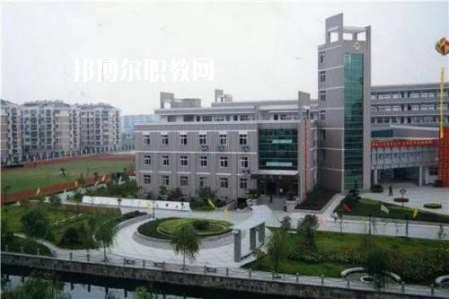 樂至縣回瀾職業(yè)中學2020年報名條件、招生要求、招生對象