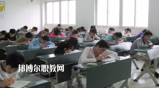 蕪湖高級(jí)職業(yè)技術(shù)學(xué)校2020年報(bào)名條件、招生要求、招生對(duì)象