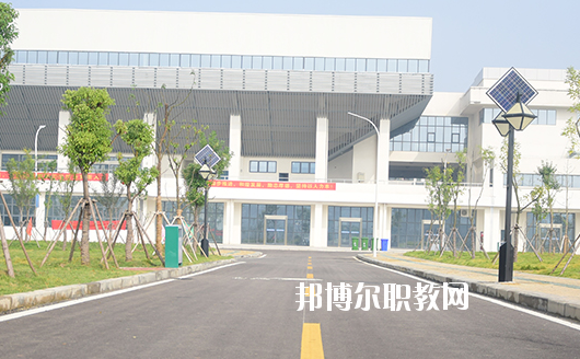 安徽蚌埠技師學(xué)院2020年報(bào)名條件、招生要求、招生對(duì)象