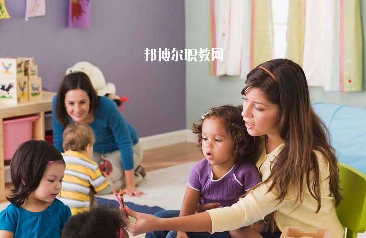 湖北2020年現(xiàn)在幼師學校學什么專業(yè)好