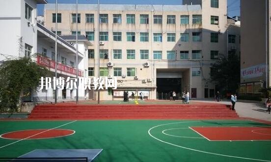重慶2020年初中生報什么衛(wèi)校好