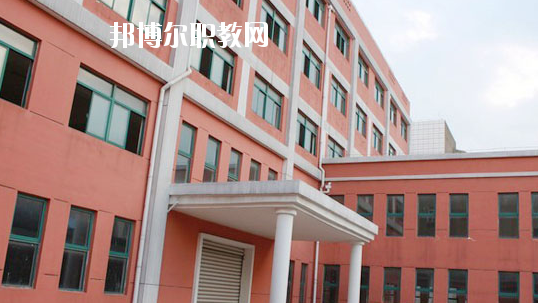 南昌工業(yè)技工學校2020年報名條件、招生要求、招生對象