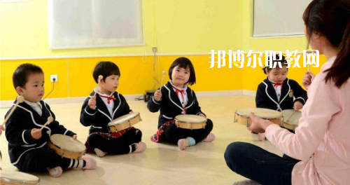 貴州2020年幼師學(xué)校都有什么專(zhuān)業(yè)適合男生