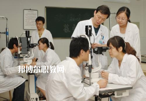 四川2020年設(shè)有衛(wèi)校的公辦大專學(xué)校
