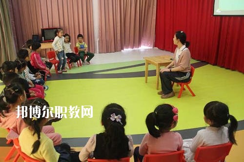 四川2020年初中生上幼師學(xué)校好嗎