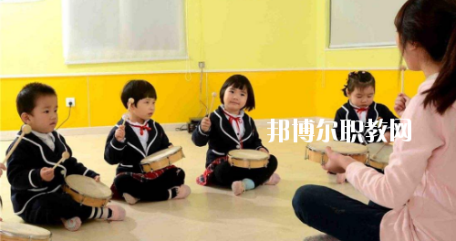 貴州2020年女生學什么幼師學校好