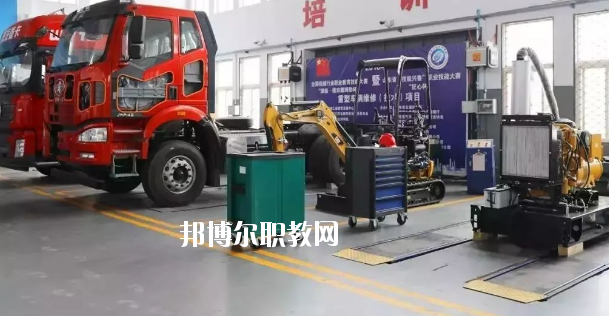 廣東2020年男生上汽修學(xué)校學(xué)什么專(zhuān)業(yè)好