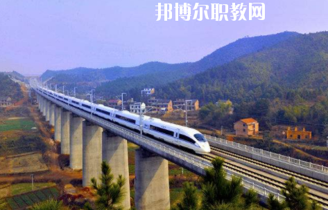 甘肅2020年高鐵學(xué)校中專(zhuān)升大專(zhuān)考什么