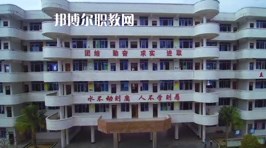 信宜丁堡高級(jí)職業(yè)技術(shù)學(xué)校2020年報(bào)名條件、招生要求、招生對(duì)象