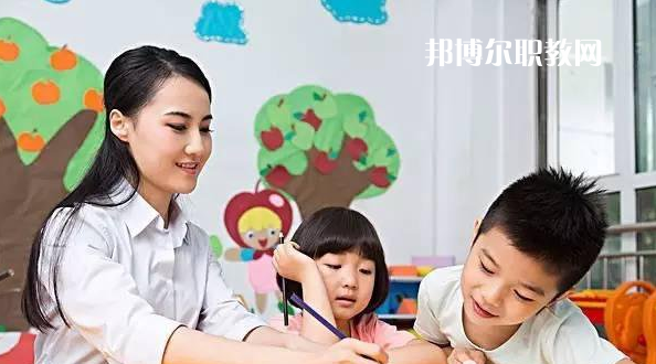 湖北2020年幼師學(xué)校學(xué)費(fèi)多少