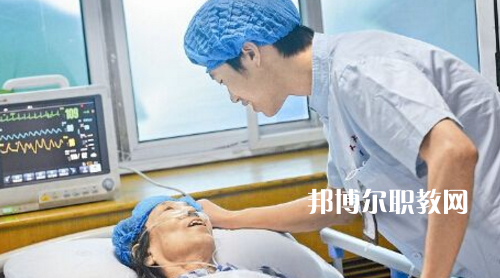 貴陽2021年衛(wèi)校有哪些專業(yè)適合男生