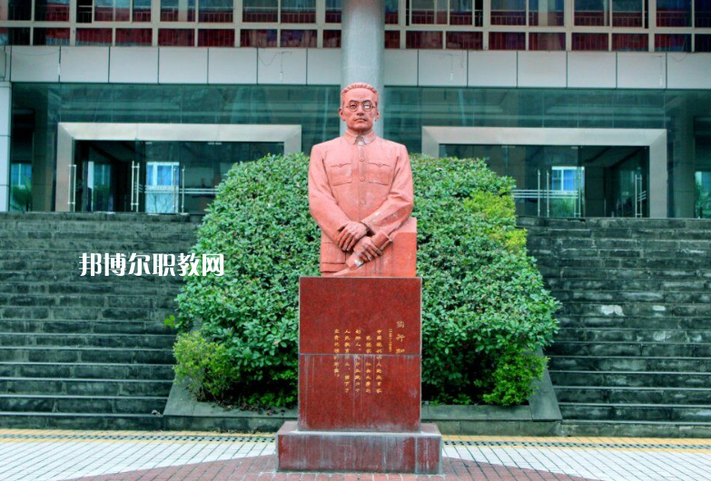 重慶2021年哪些大專的汽修學(xué)校比較好