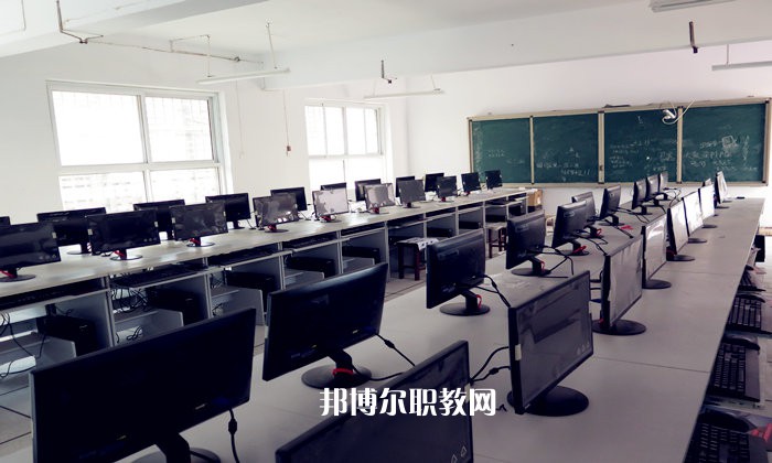 ?？h職業(yè)中等專業(yè)學(xué)校2021年招生辦聯(lián)系電話